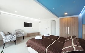 Agent Lux Apartments